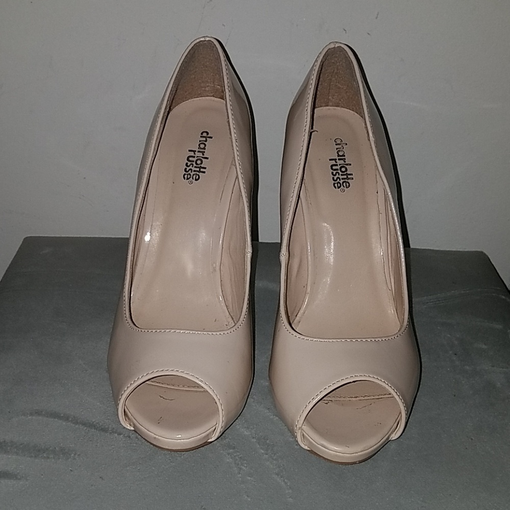 Open toe women's pump